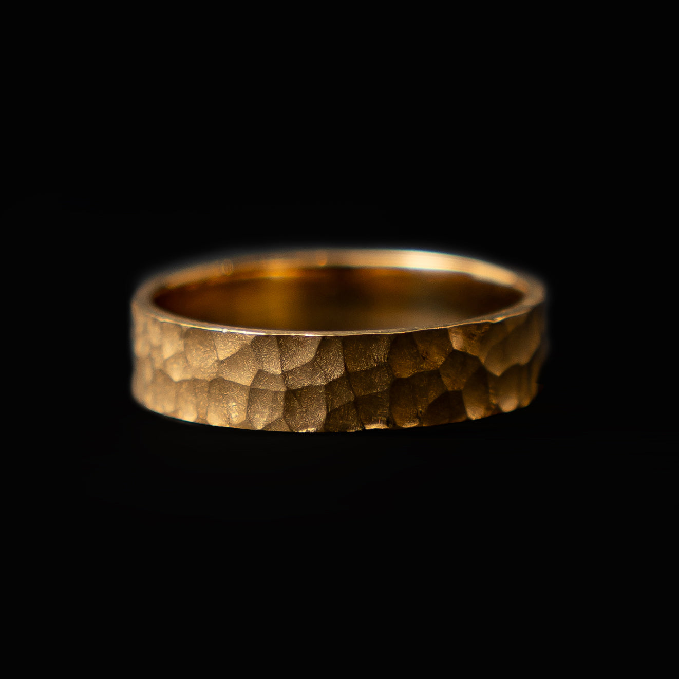 Hammered Band - Yellow Gold