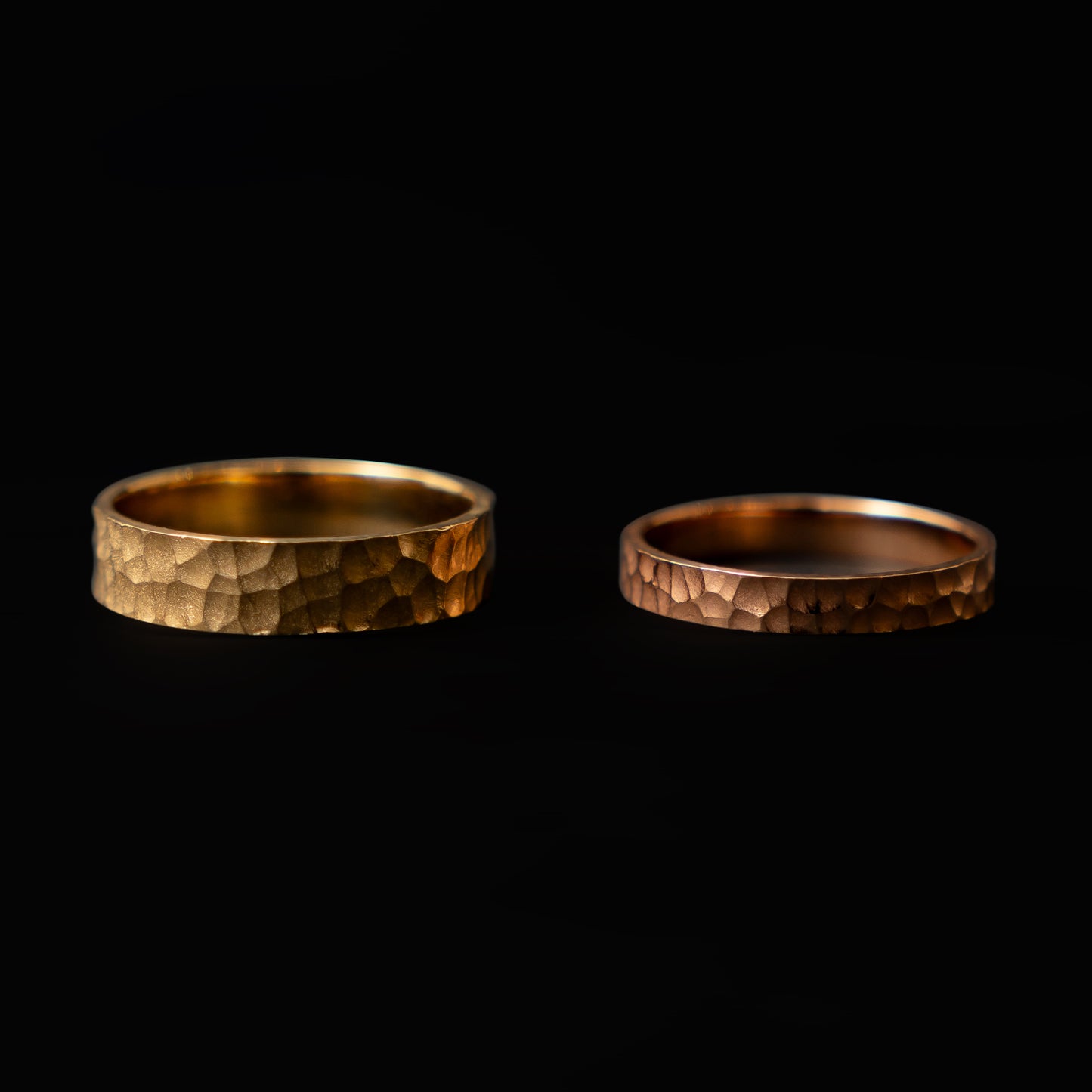 Hammered Band - Yellow Gold