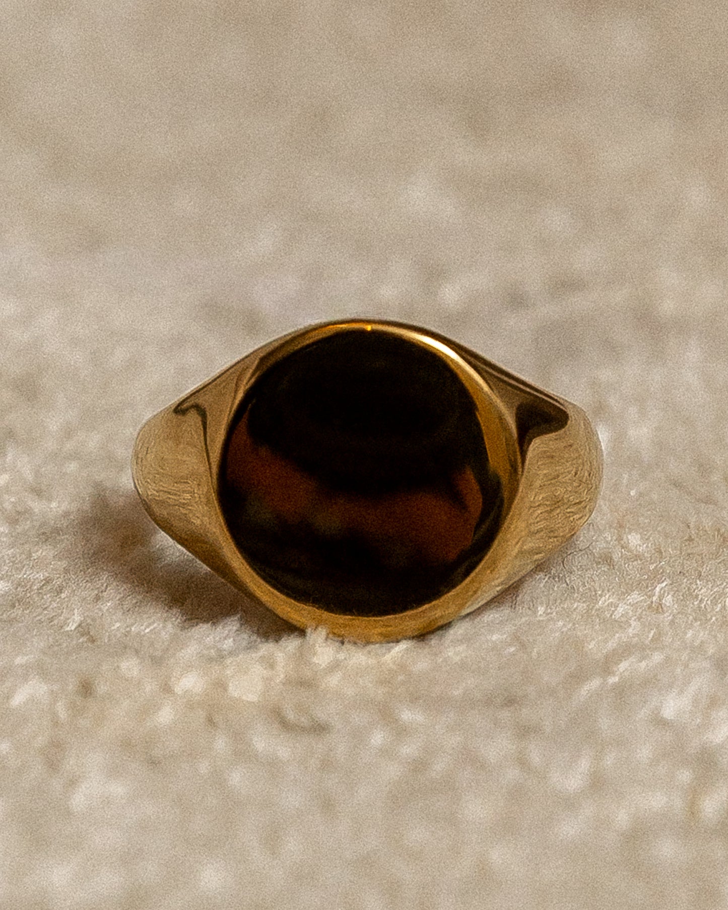 M&M Round Signet Ring - Mark & Metal