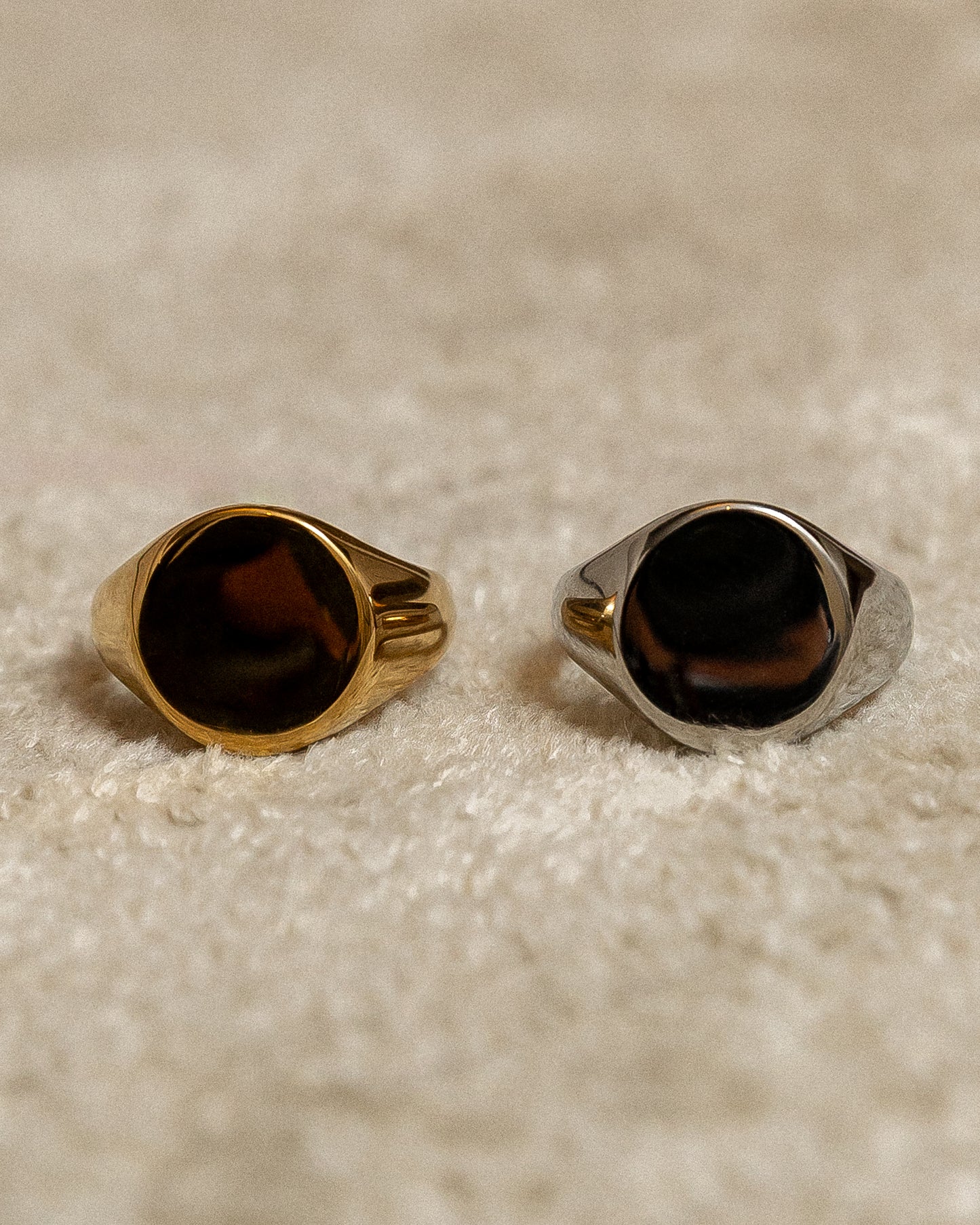 M&M Round Signet Ring - Mark & Metal