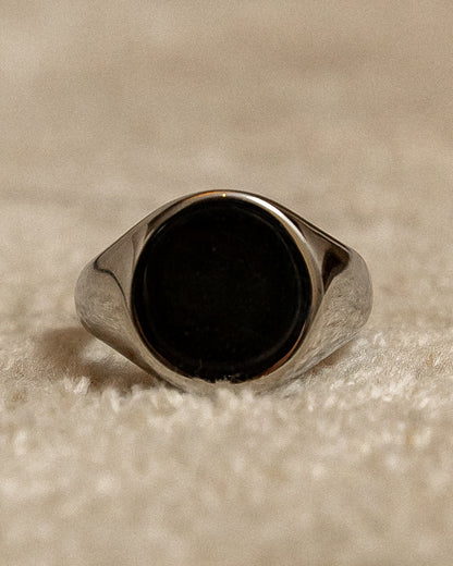 M&M Round Signet Ring - Mark & Metal