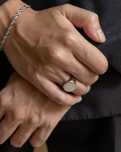 M&M Round Signet Ring - Mark & Metal