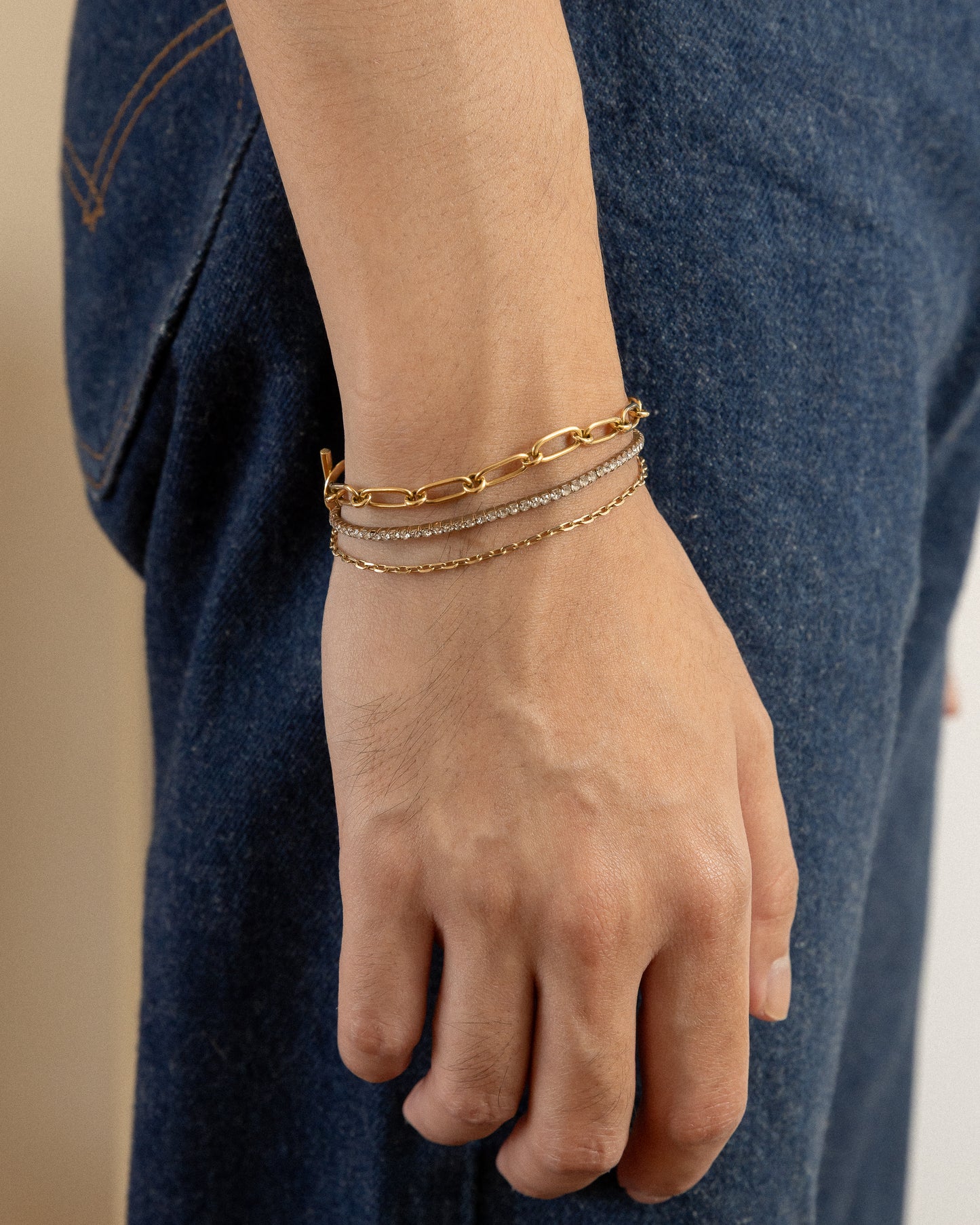 Radiant Bangle (White Edition) - Mark & Metal